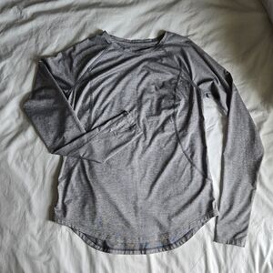 Tek Gear Gray Long Sleeve Woman's Workout Top Moisture Wicking Size S Used